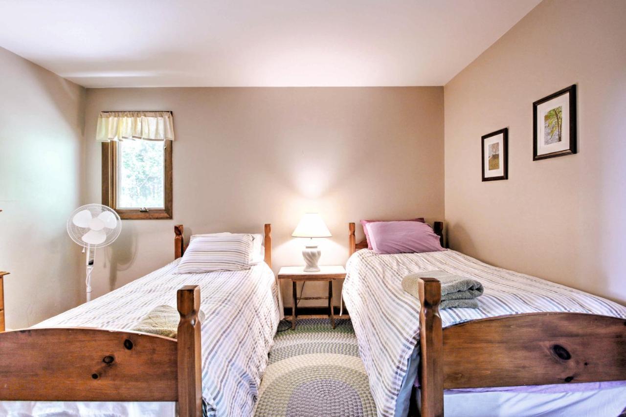 East Burke House With Deck Less Than 3 Mi To Kingdom Trails! 외부 사진